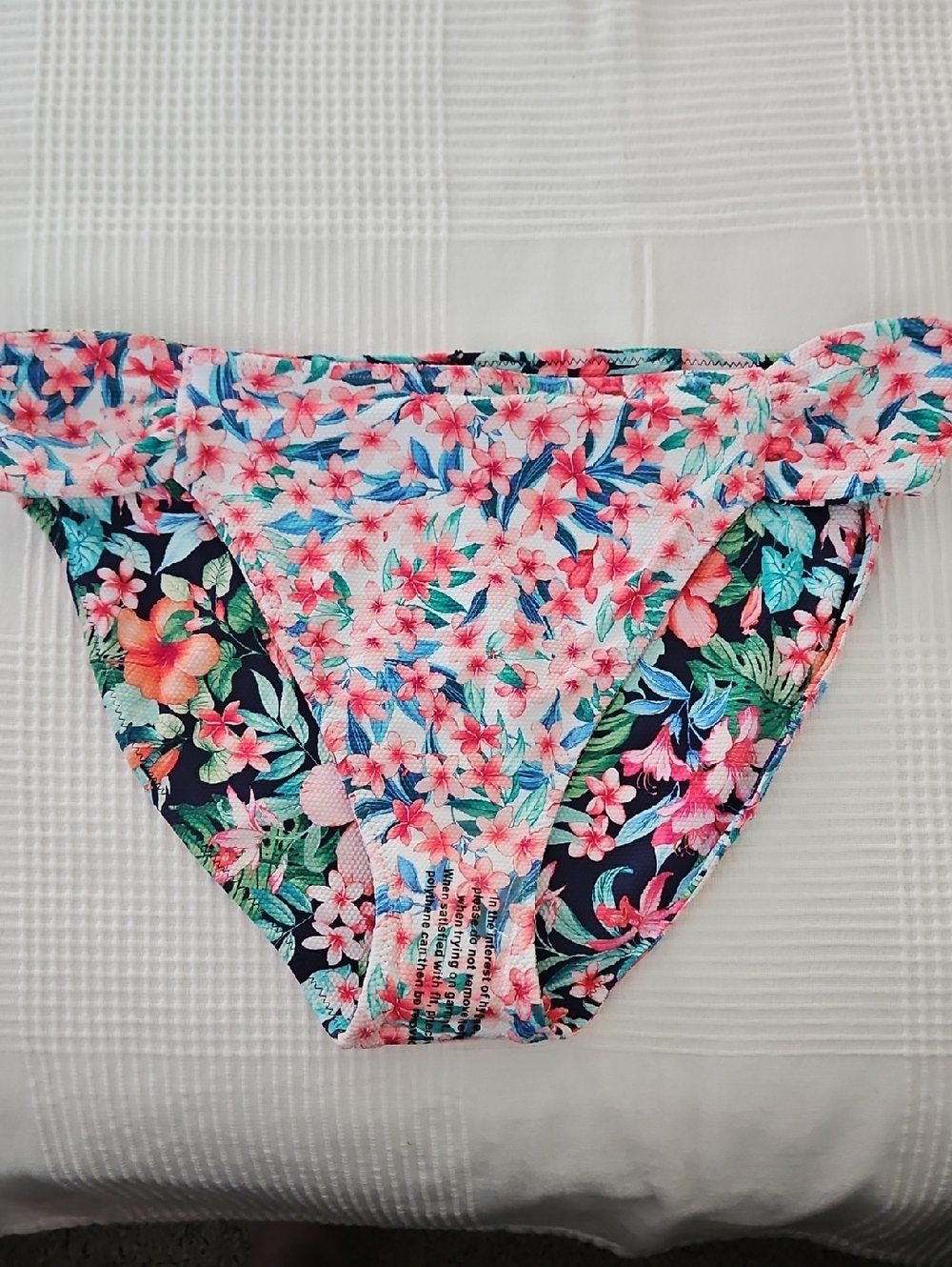 Tommy Bahama Reversible Hipster Textured Bikini Bottom: Navy/Floral/Tropical: XL - Picture 4 of 13